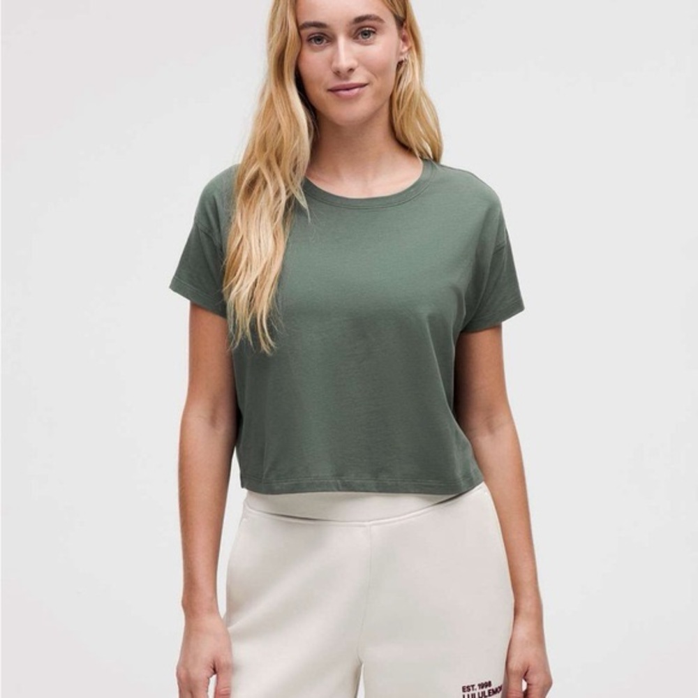 Cates Cropped T-Shirt In Dark Forest